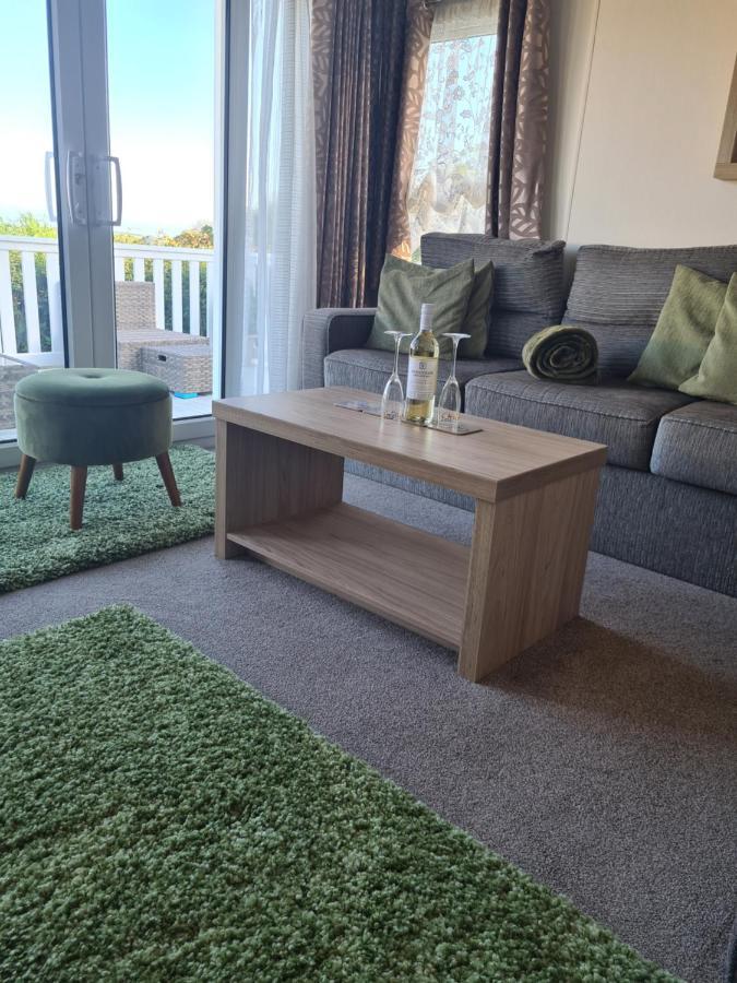 Beautiful 2 Bedroom Caravan, Holiday Park Tenby Saint Florence Exterior foto